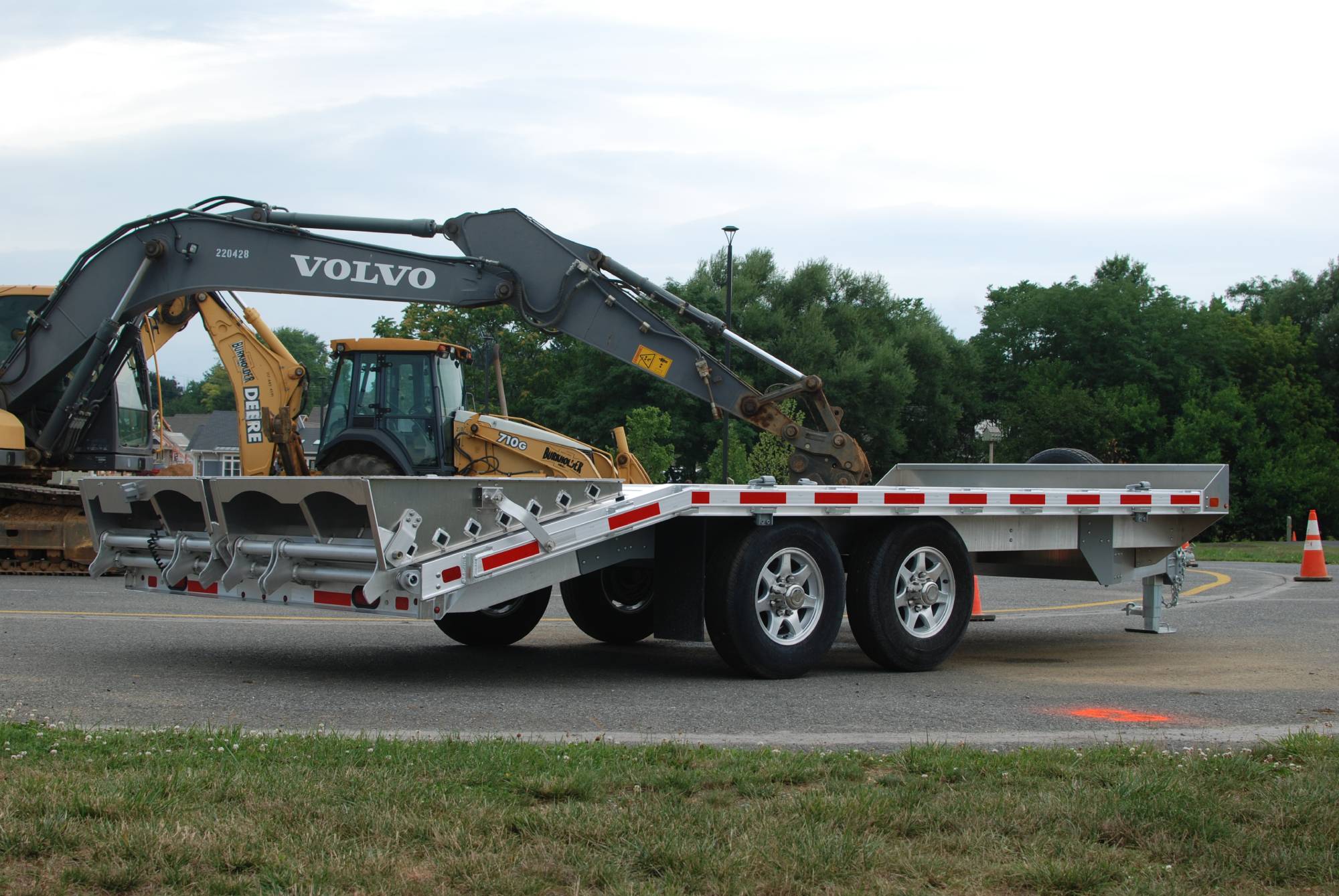 14K Deck Over Equipment Trailer 10